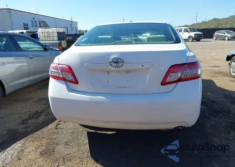 2011 Toyota Camry Le z USA, uszkodzony, nr VIN 4T1BF3EK6BU657606